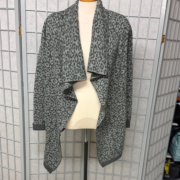 Source Unknown Sweaters - Source Unknown Charcoal Leopard Cardigan